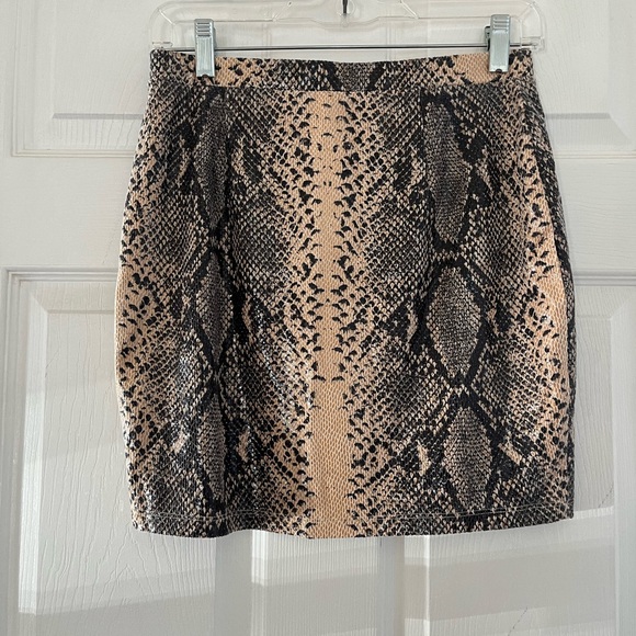 Snake skin print mini skirt - Picture 1 of 4